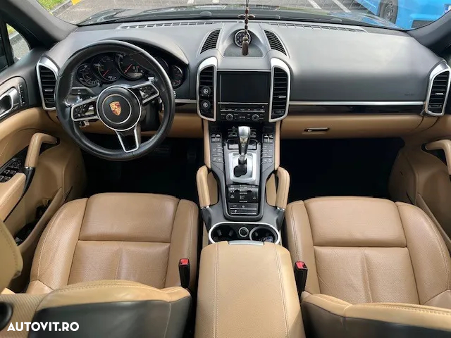 Porsche Cayenne 3.0TD TipTronic - 11
