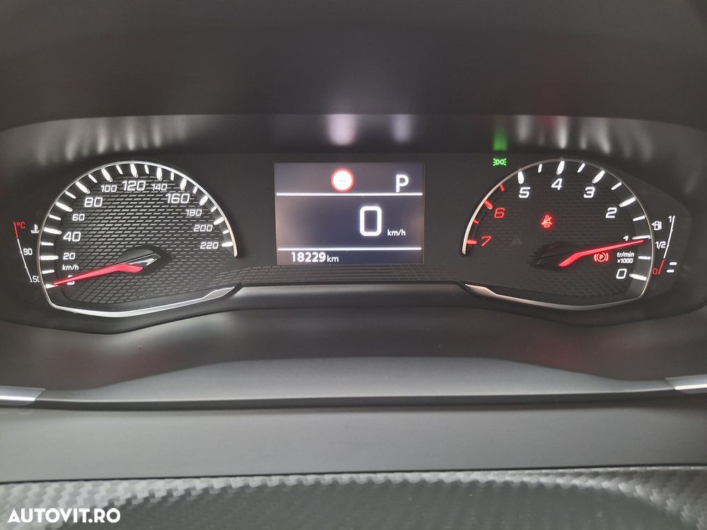 Peugeot 2008 PureTech 130 EAT8 Active Pack - 6