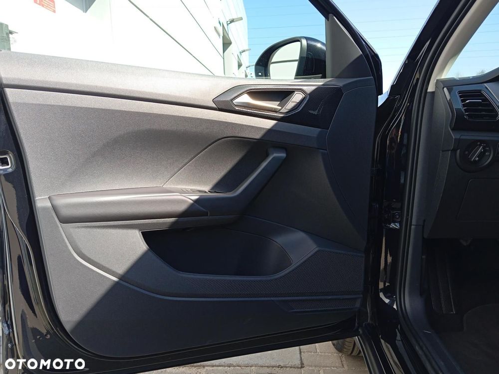 Volkswagen T-Cross - 12