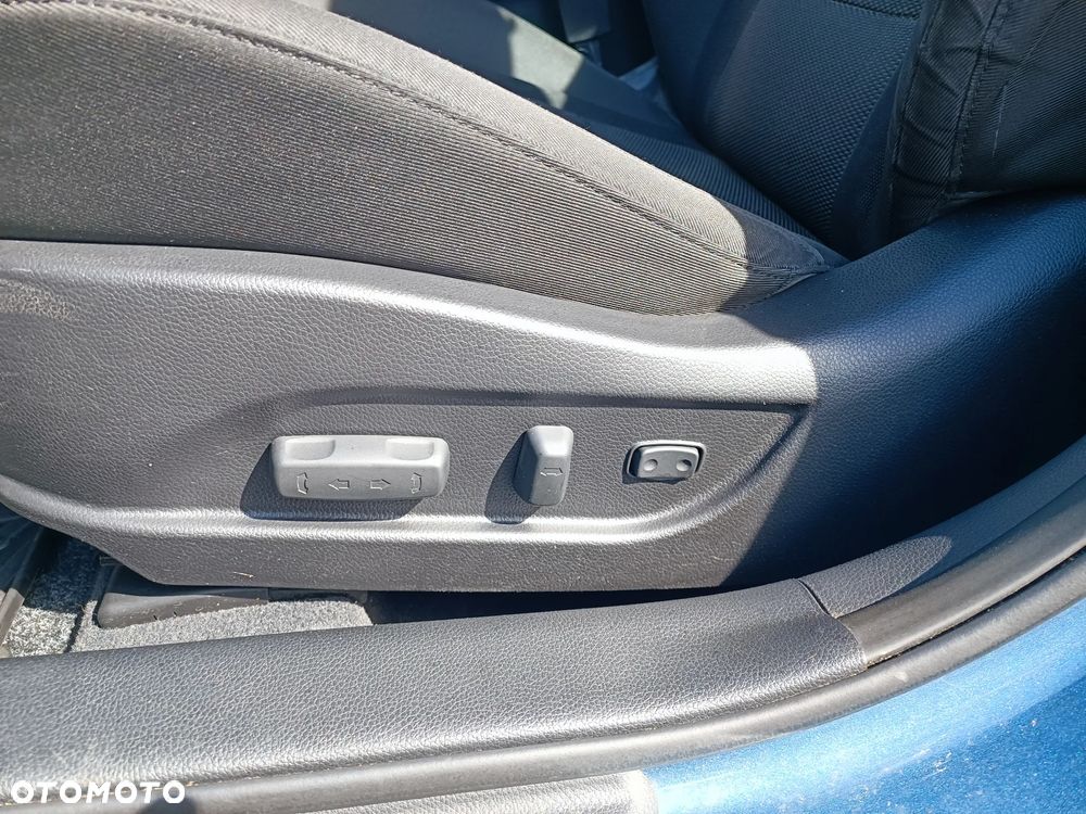 Hyundai i40 1.7 CRDi Comfort + - 25