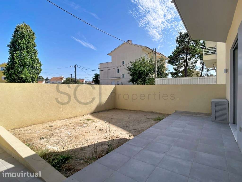 Apartamento T1 com logradouro 42m2, na Quinta do Conde - Grande imagem: 3/35