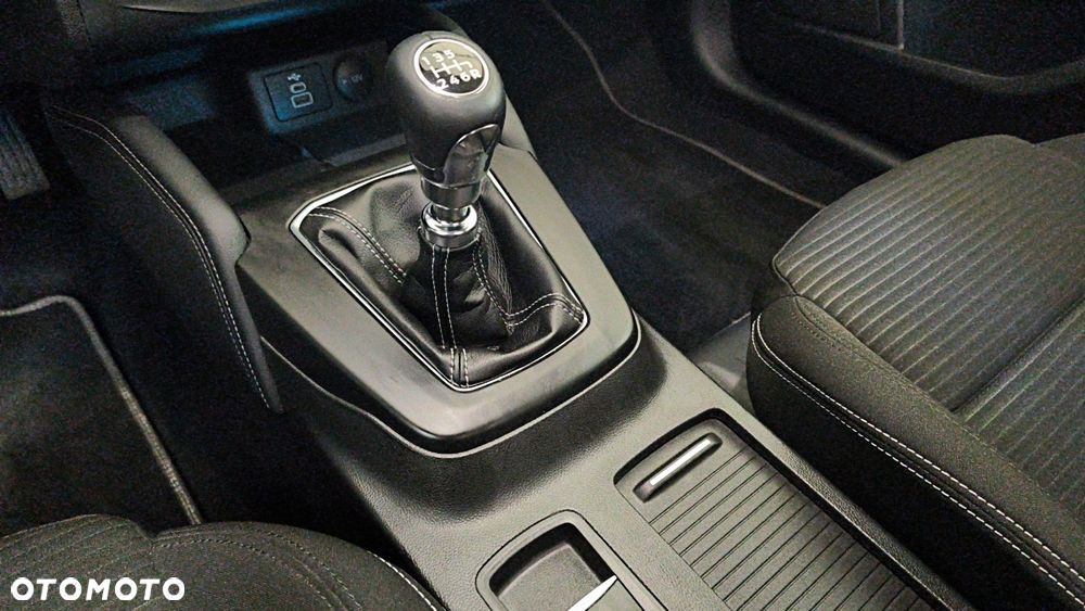 Ford Focus 1.0 EcoBoost mHEV Titanium X - 19