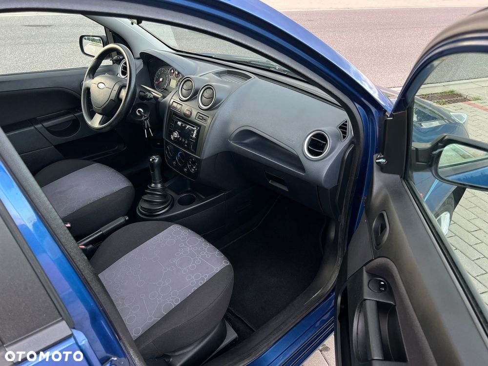 Ford Fiesta 1.4 Ambiente - 15