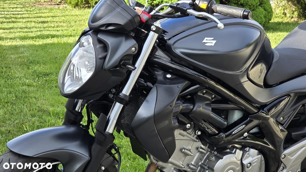 Suzuki Gladius - 34