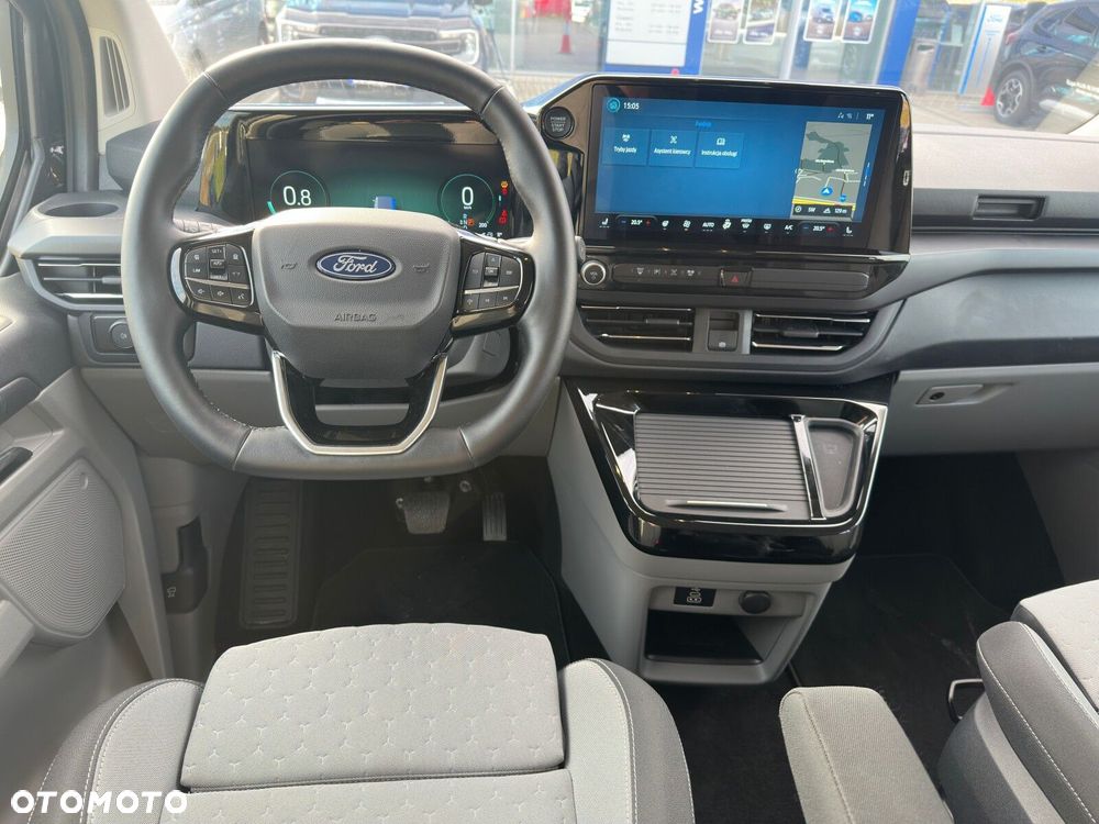 Ford Tourneo Custom - 13