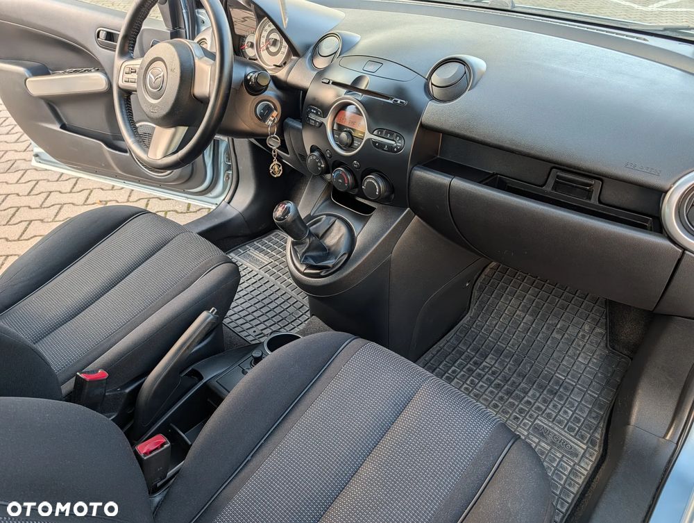 Mazda 2 - 17