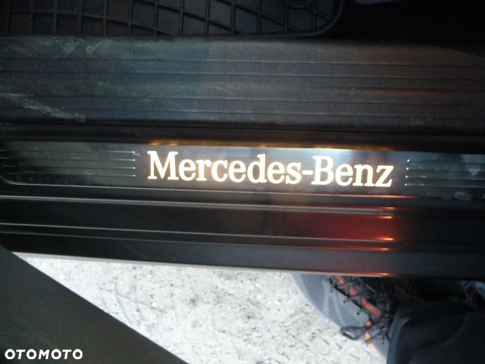 Mercedes-Benz Klasa A 180 BlueEfficiency Edition - 22