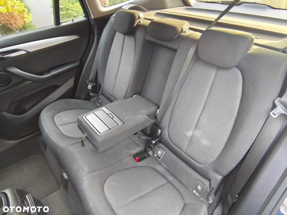 BMW X1 sDrive16d - 28