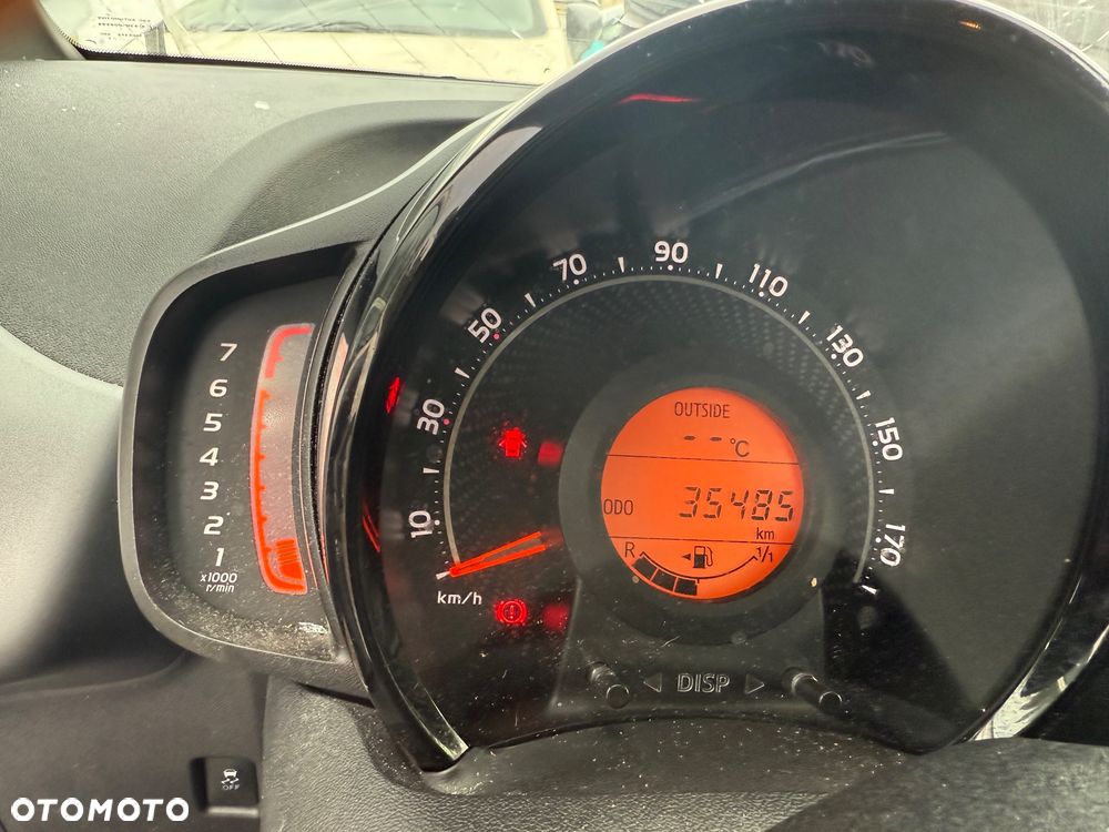 Toyota Aygo x-clusiv - 8