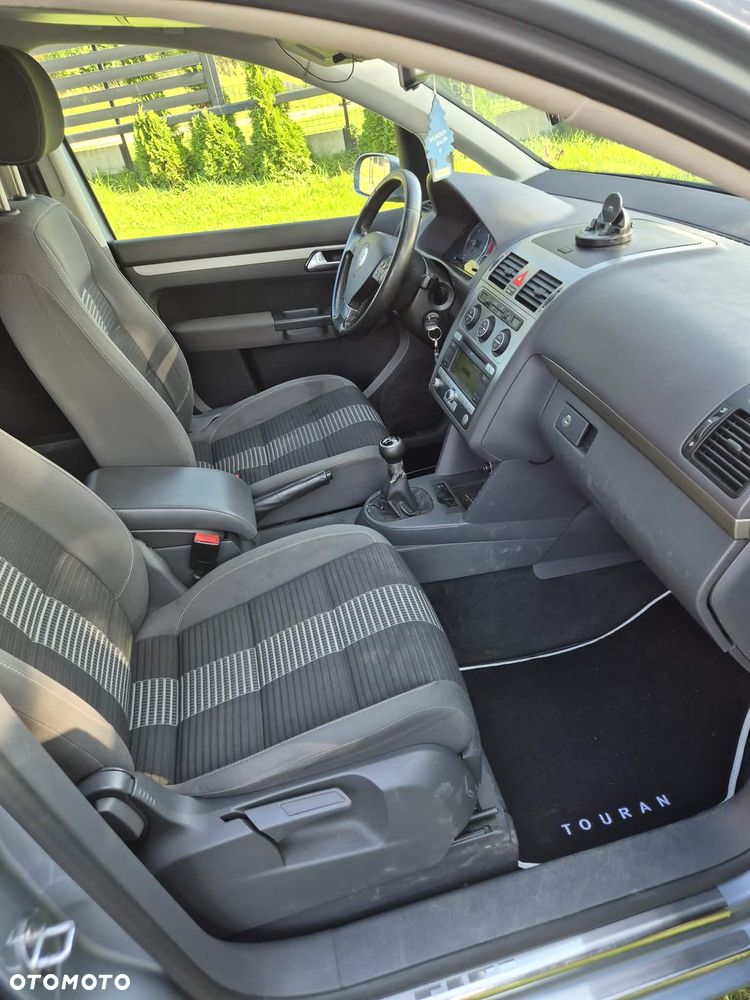 Volkswagen Touran - 7