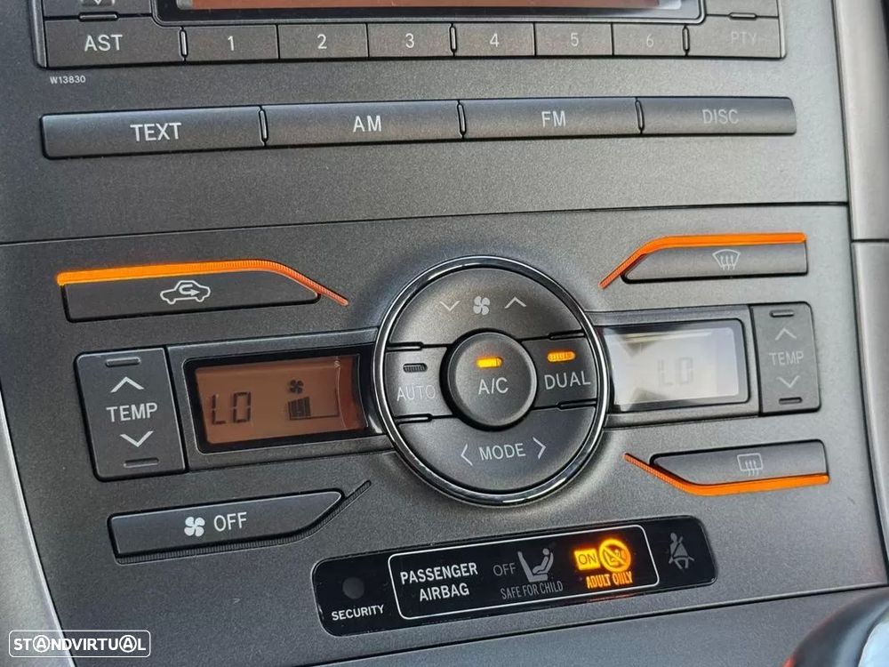 Toyota Auris 1.4 VVT-i AC - 19