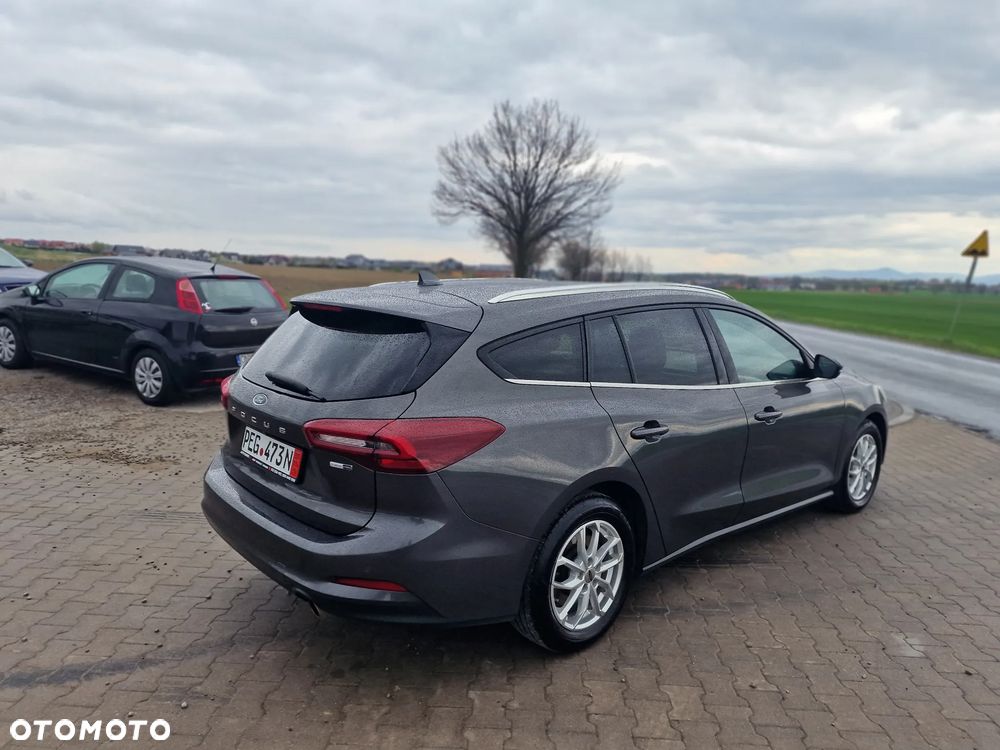 Ford Focus 1.0 EcoBoost STart-Stopp-System TITANIUM - 11