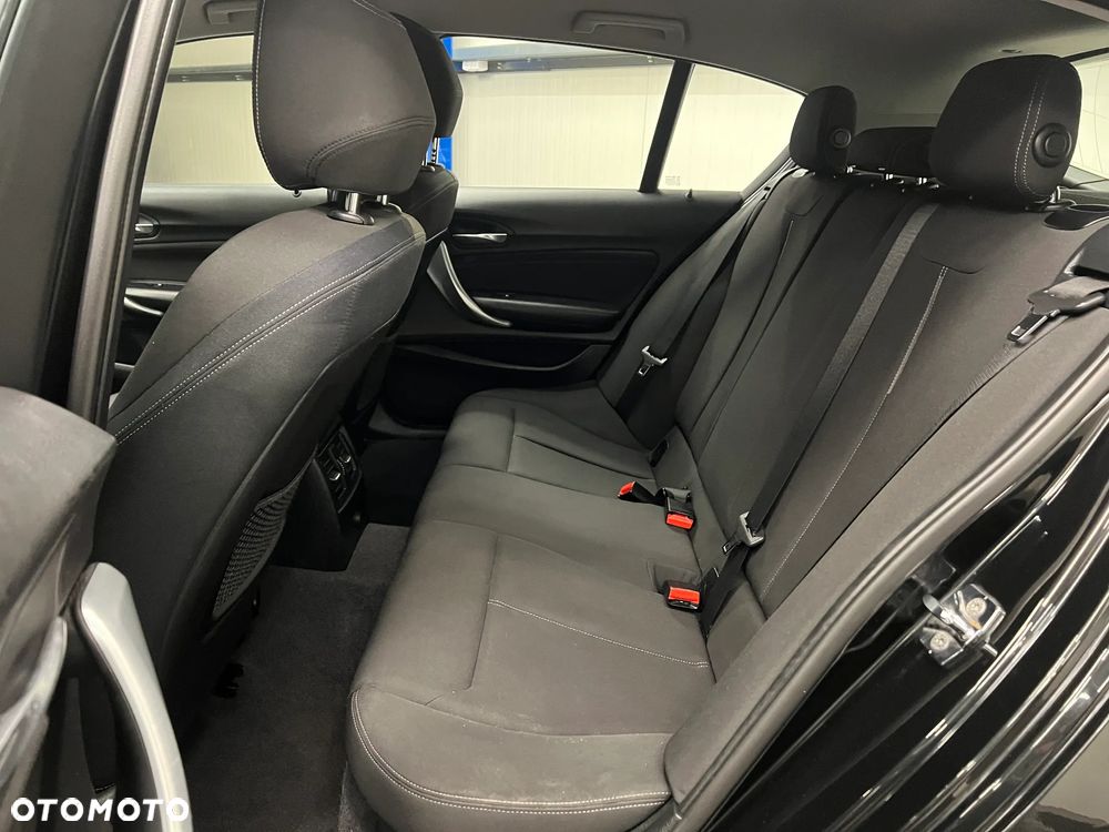 BMW Seria 1 118i Sport Line - 24