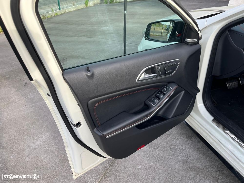 Mercedes-Benz A 45 AMG 4Matic Speedshift 7G-DCT PETRONAS 2015 World Champion Edition - 9