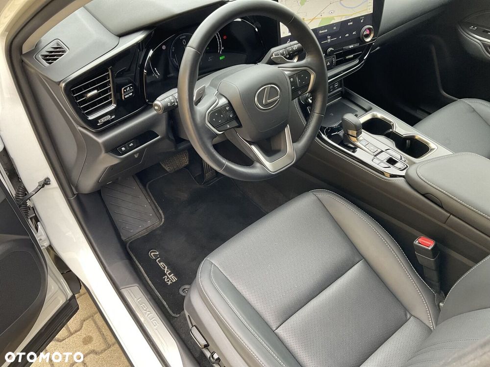 Lexus NX 350h Prestige AWD - 18