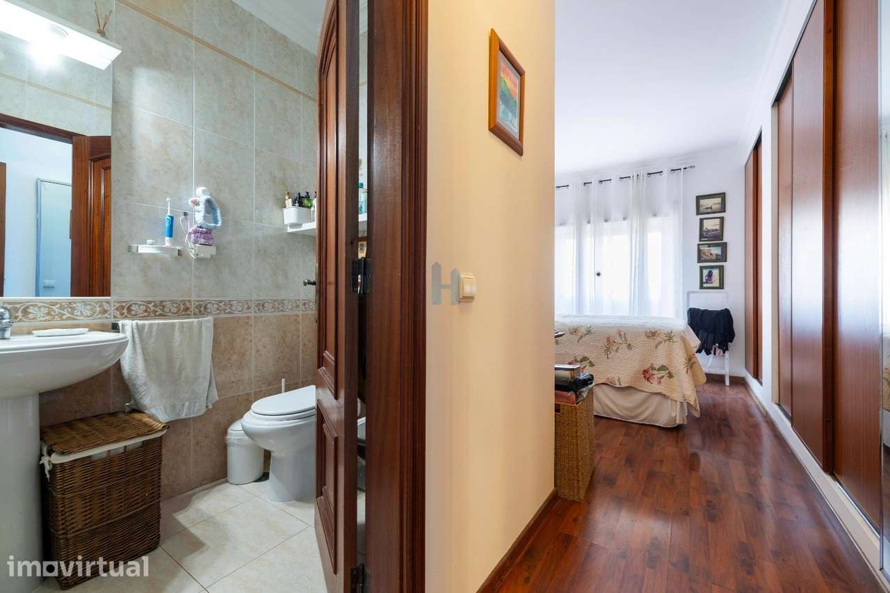 Apartamento T3 com Garagem e Arrecadação em Portimão - Grande imagem: 5/13