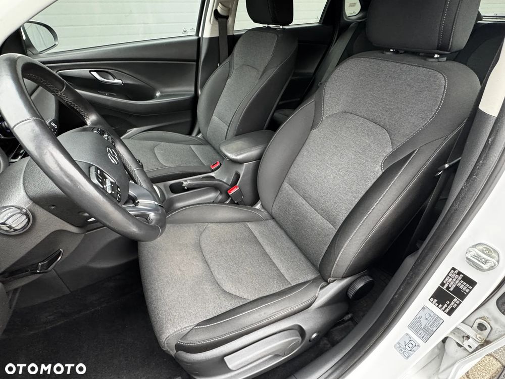 Hyundai i30 1.5 DPI Smart - 29