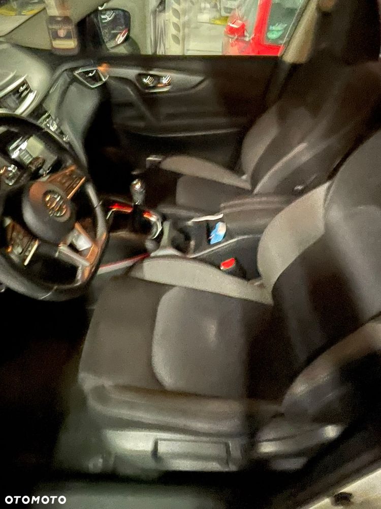 Nissan Qashqai 1.5 dCi Tekna+ - 10