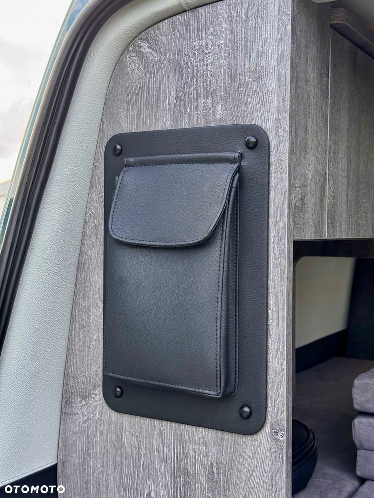 Volkswagen Transporter - 30