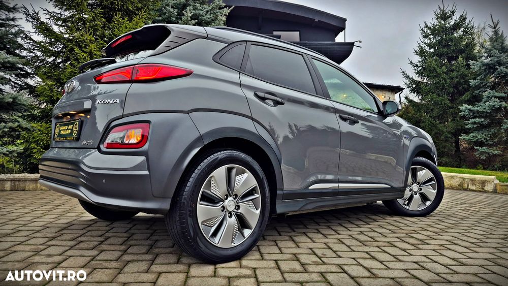 Hyundai KONA EV Premium - 8