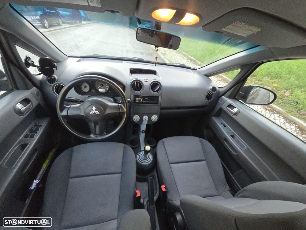 Mitsubishi Colt 1.1 Invite - 11