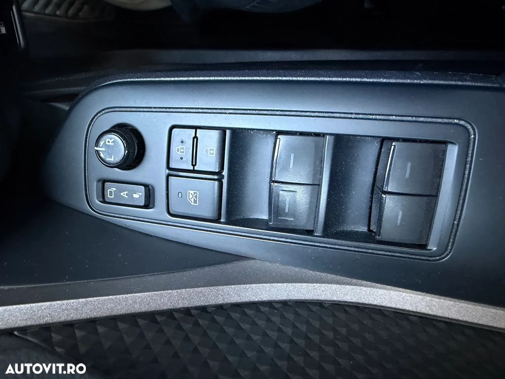 Toyota C-HR 1.8 HSD 122 CP 4x2 CVT Core - 8