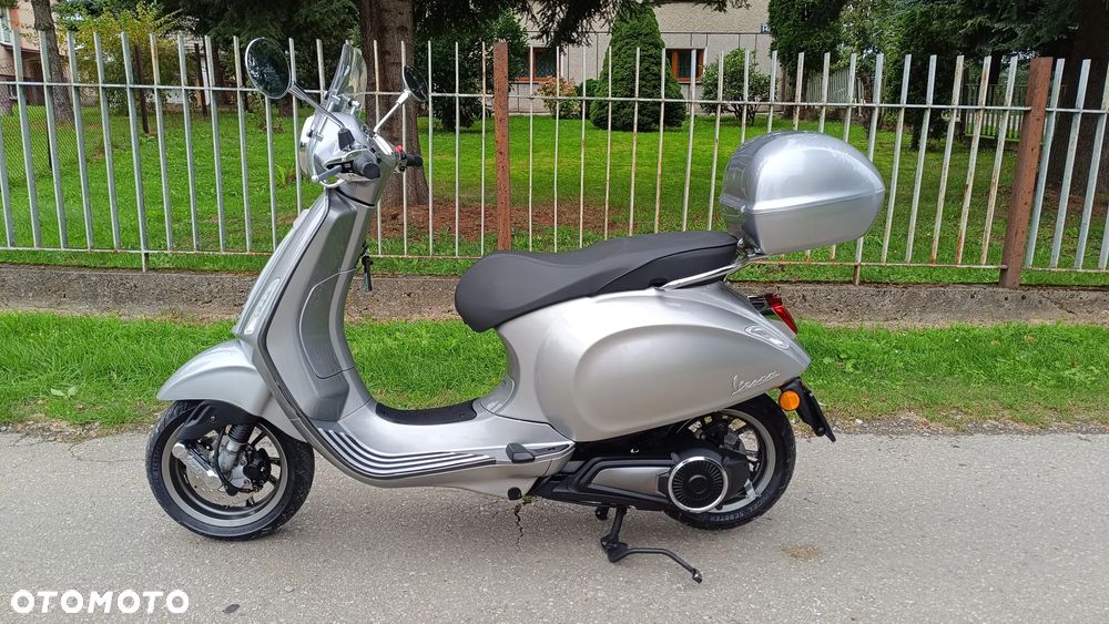 Piaggio Vespa - 12
