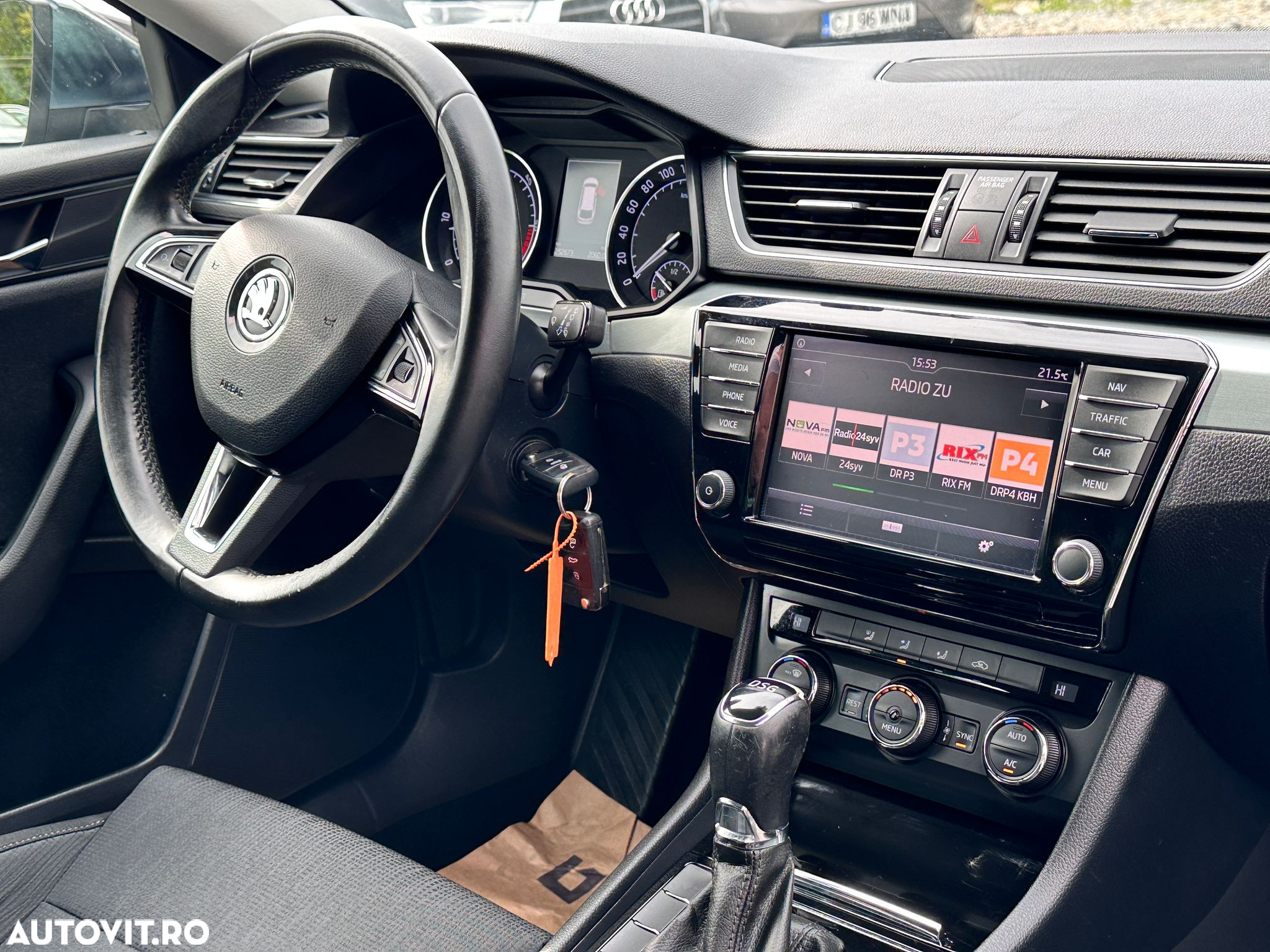 Skoda Superb 2.0 TDI DSG Ambition - 8