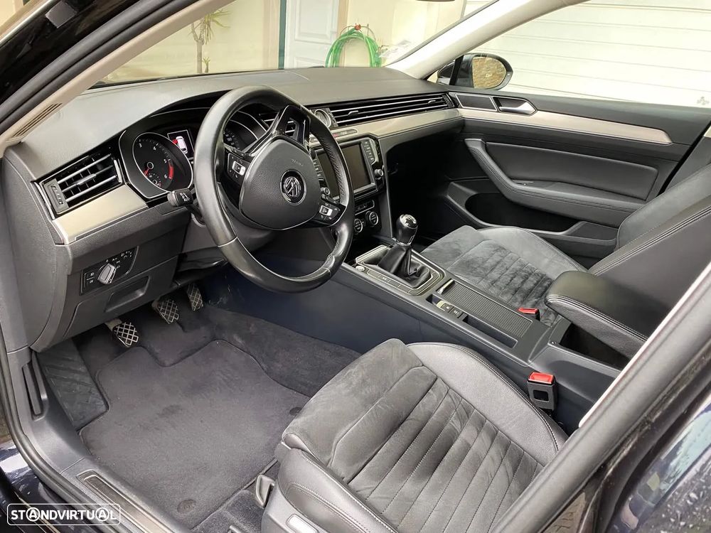 VW Passat Variant 2.0 TDI Confortline - 13