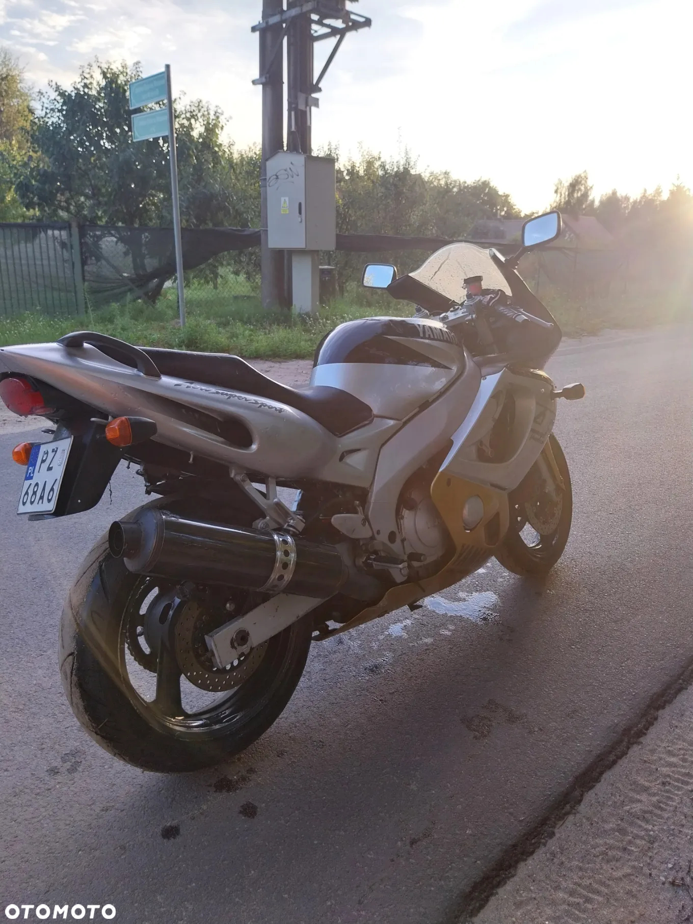 Yamaha YZF - 9