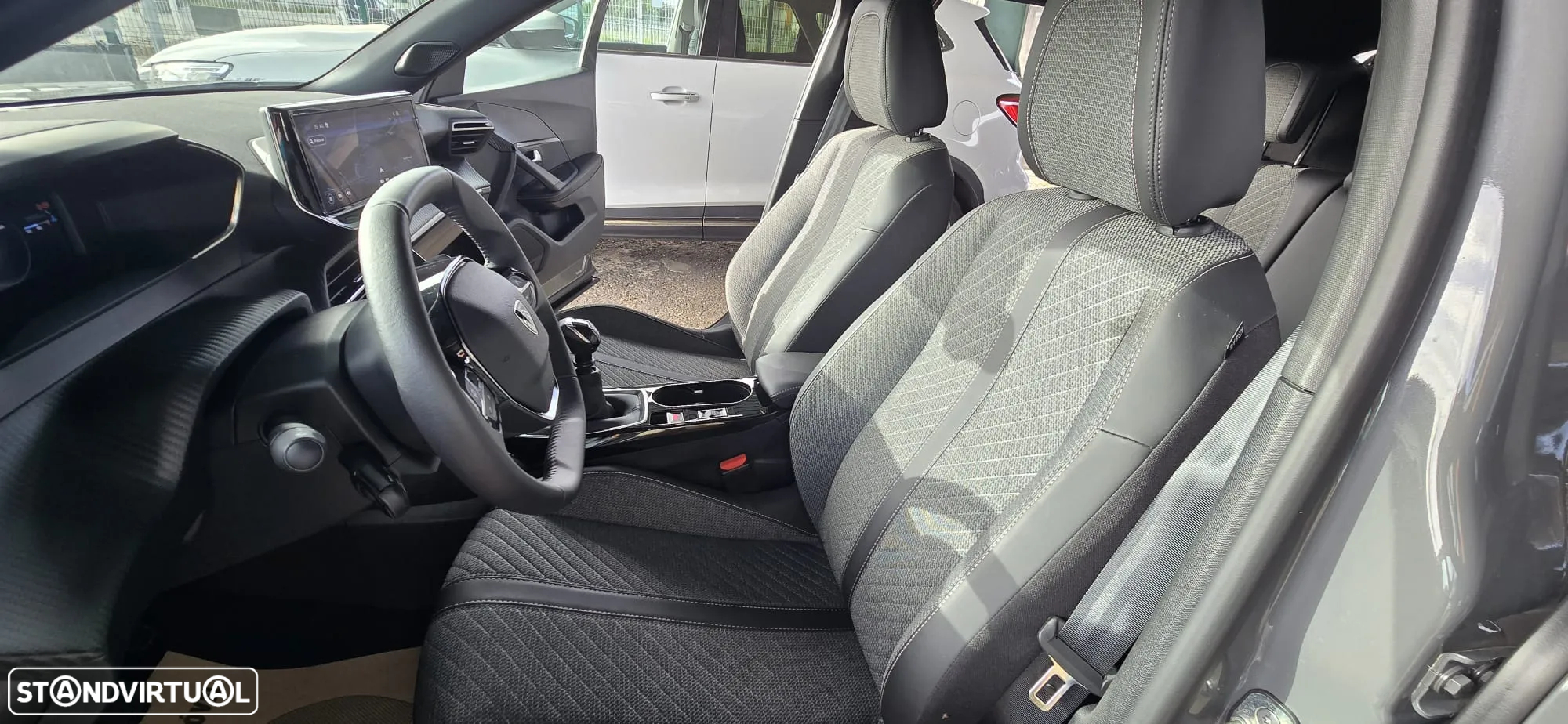 Peugeot 2008 PureTech 100 Allure - 22