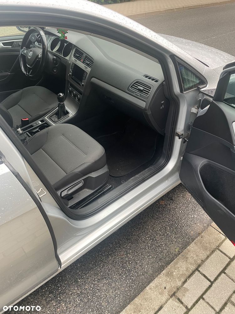 Volkswagen Golf - 11