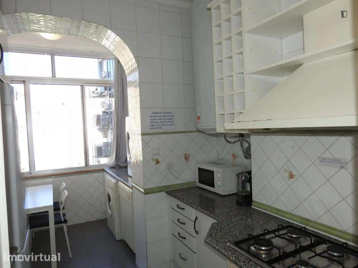 Quarto - localizado em Entrecampos Lisbon - Grande imagem: 5/19