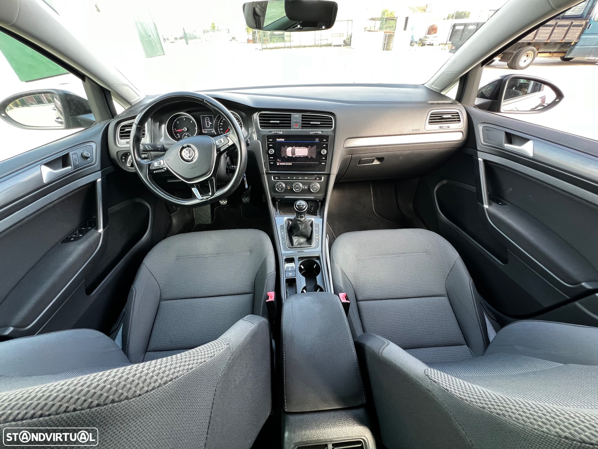 VW Golf Variant 1.6 TDI Highline - 9