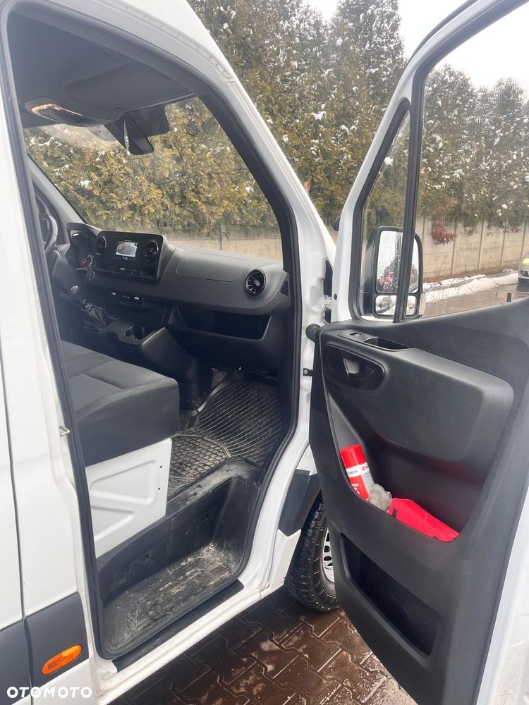 Mercedes-Benz Sprinter - 9
