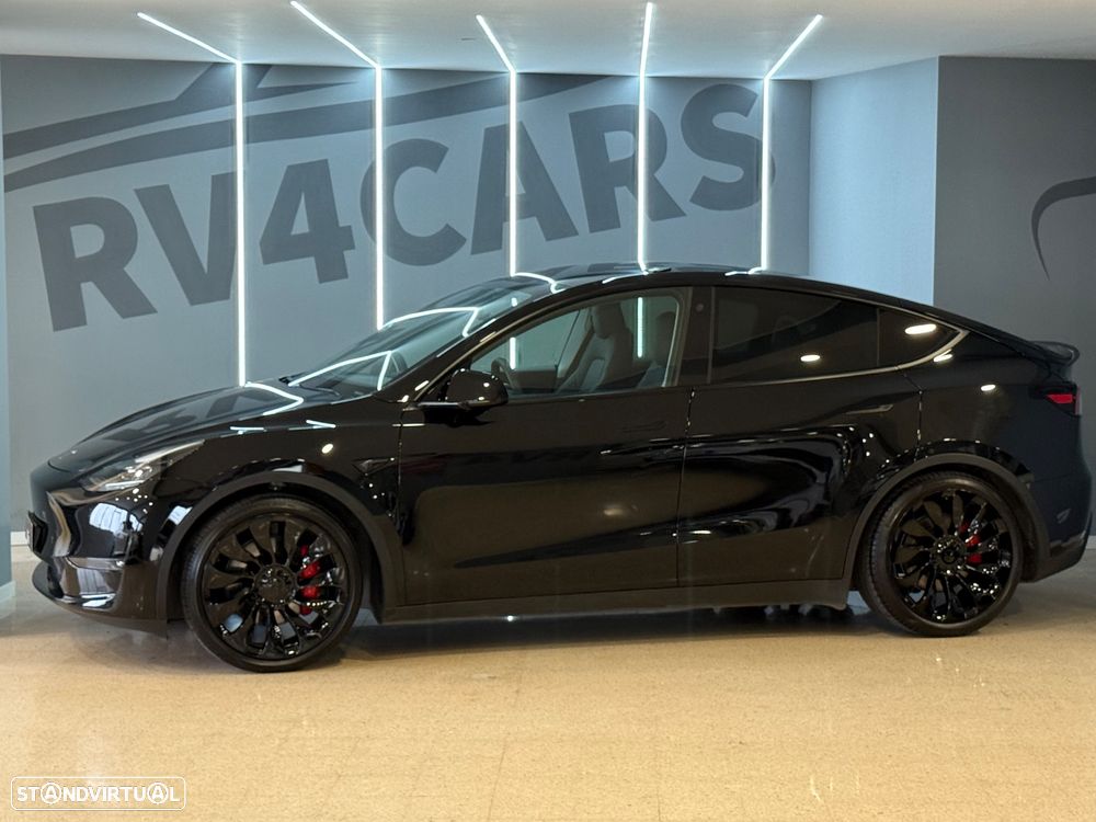 Tesla Model Y Performance Dual Motor AWD - 4