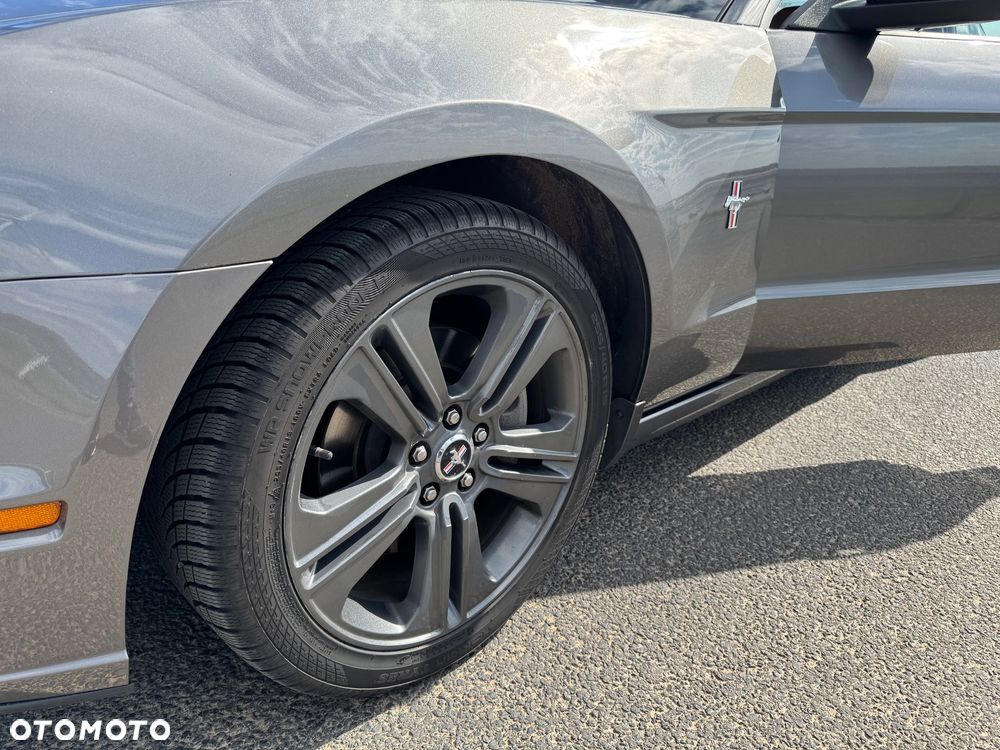 Ford Mustang 3.7 V6 Premium - 29