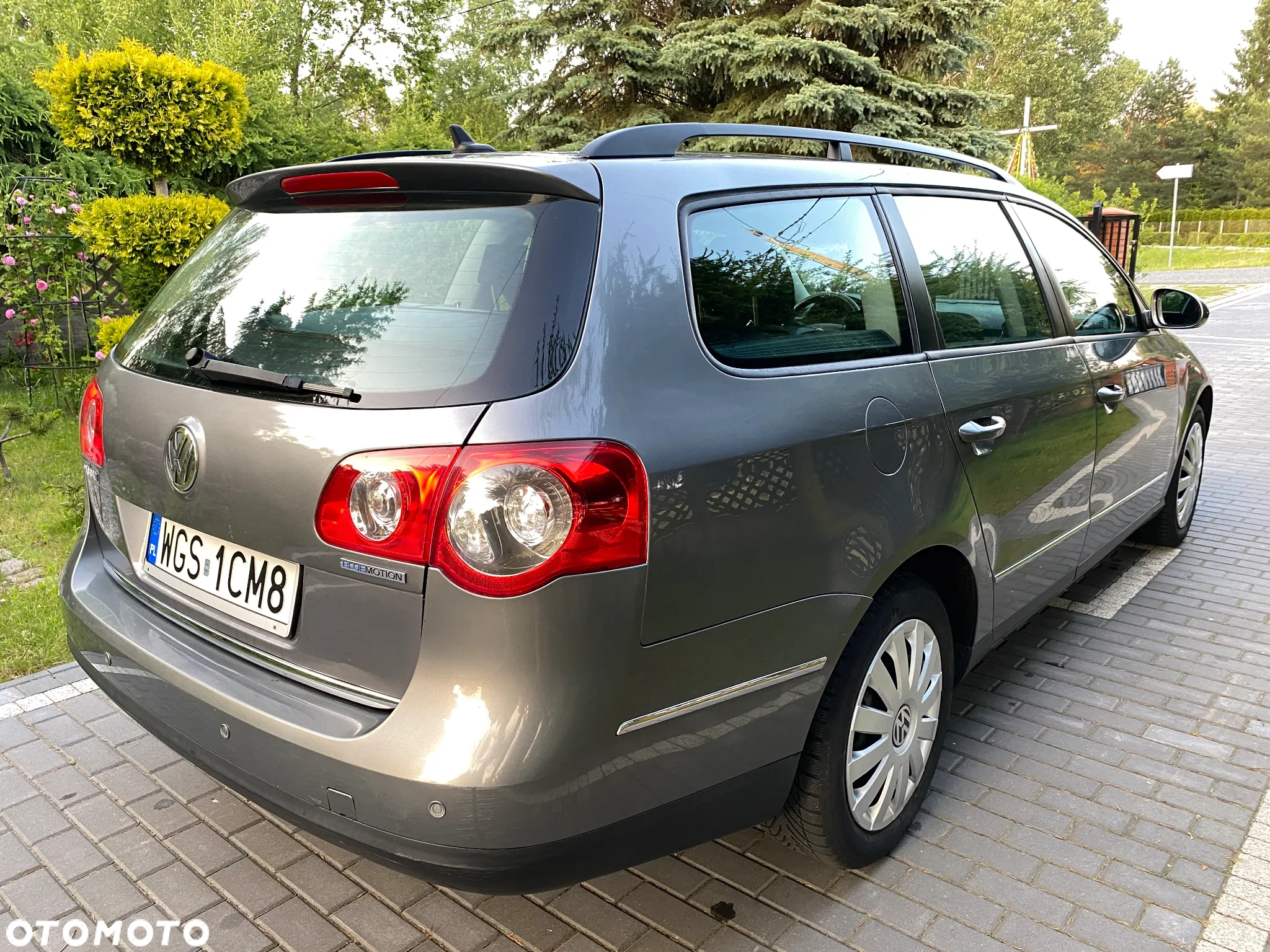 Volkswagen Passat - 4