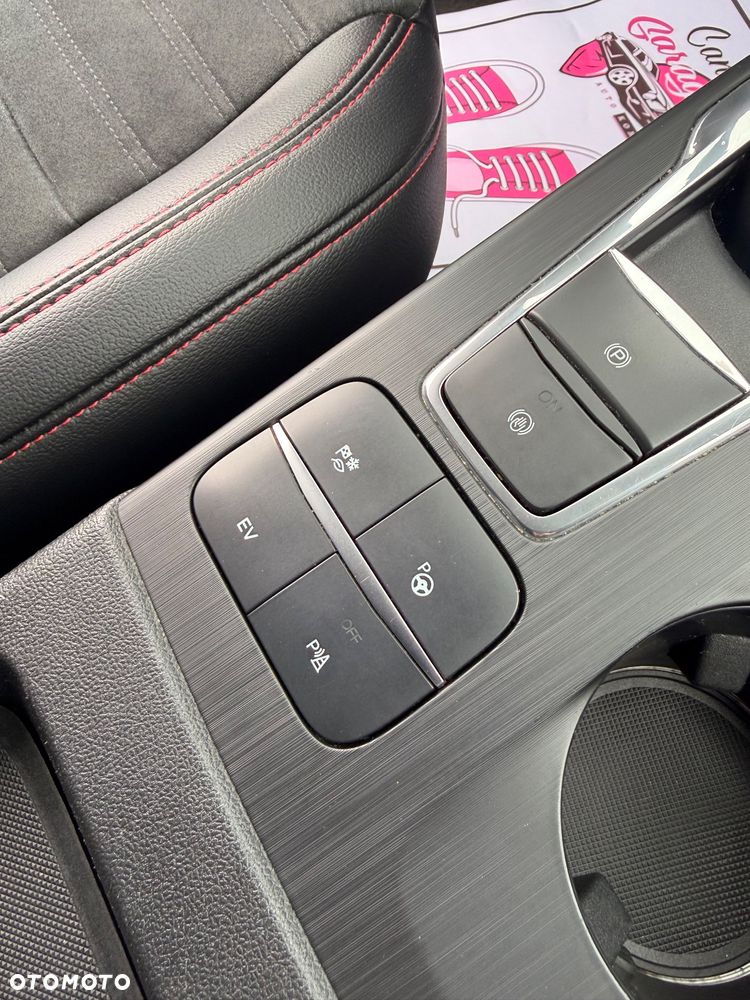 Ford Kuga 2.5P PHEV FWD ST-Line X - 12
