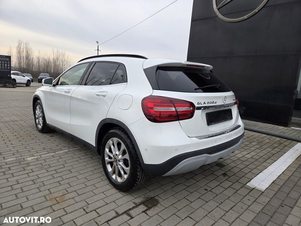 Mercedes-Benz GLA 200 d 4MATIC Aut. - 4