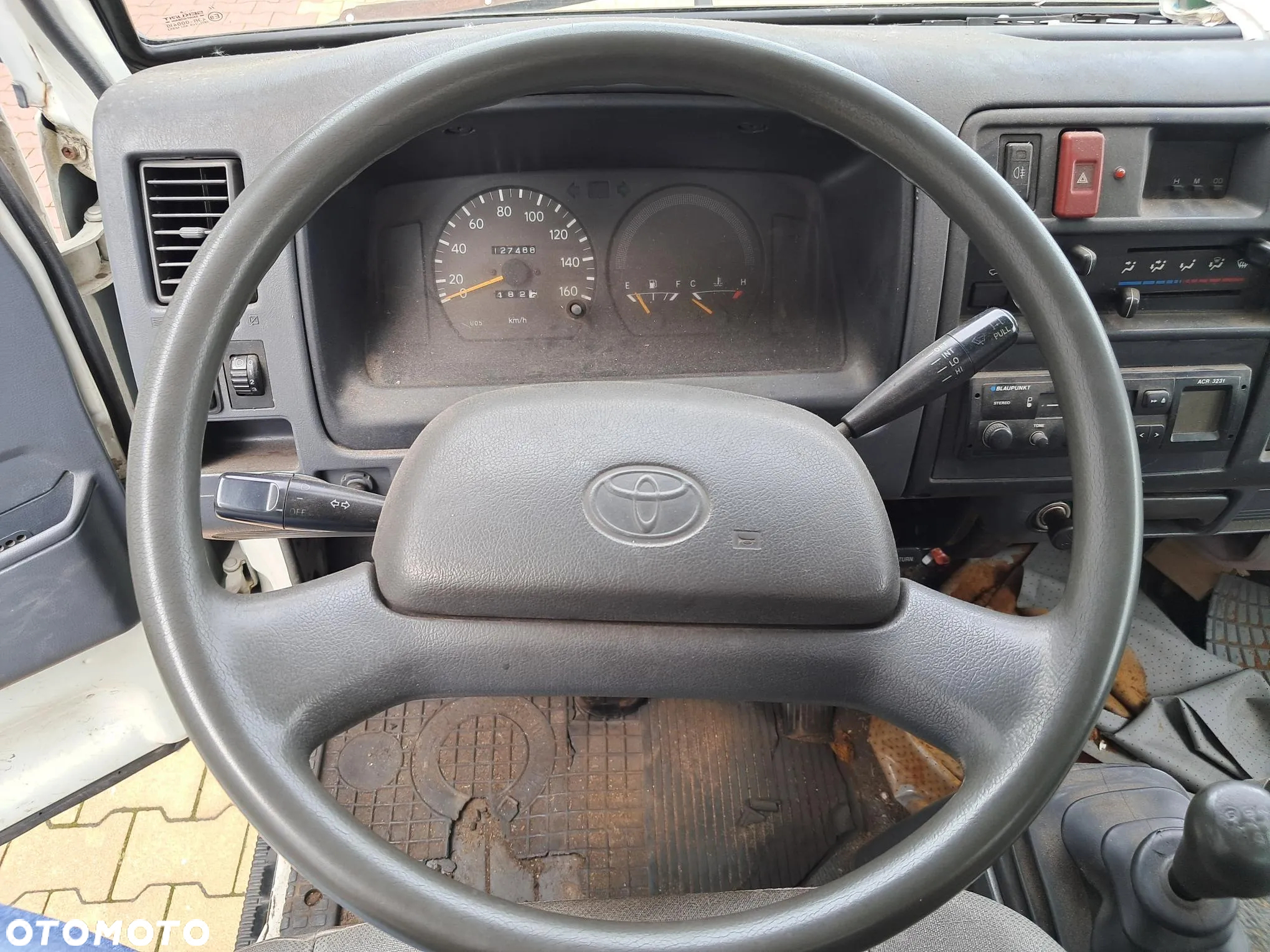 Toyota DYNA - 10