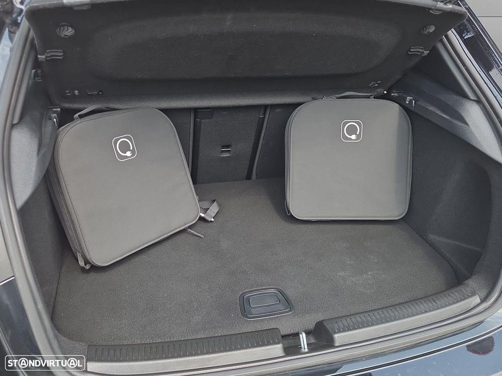 Mercedes-Benz A 250 e 8G-DCT AMG Line Advanced Plus - 24