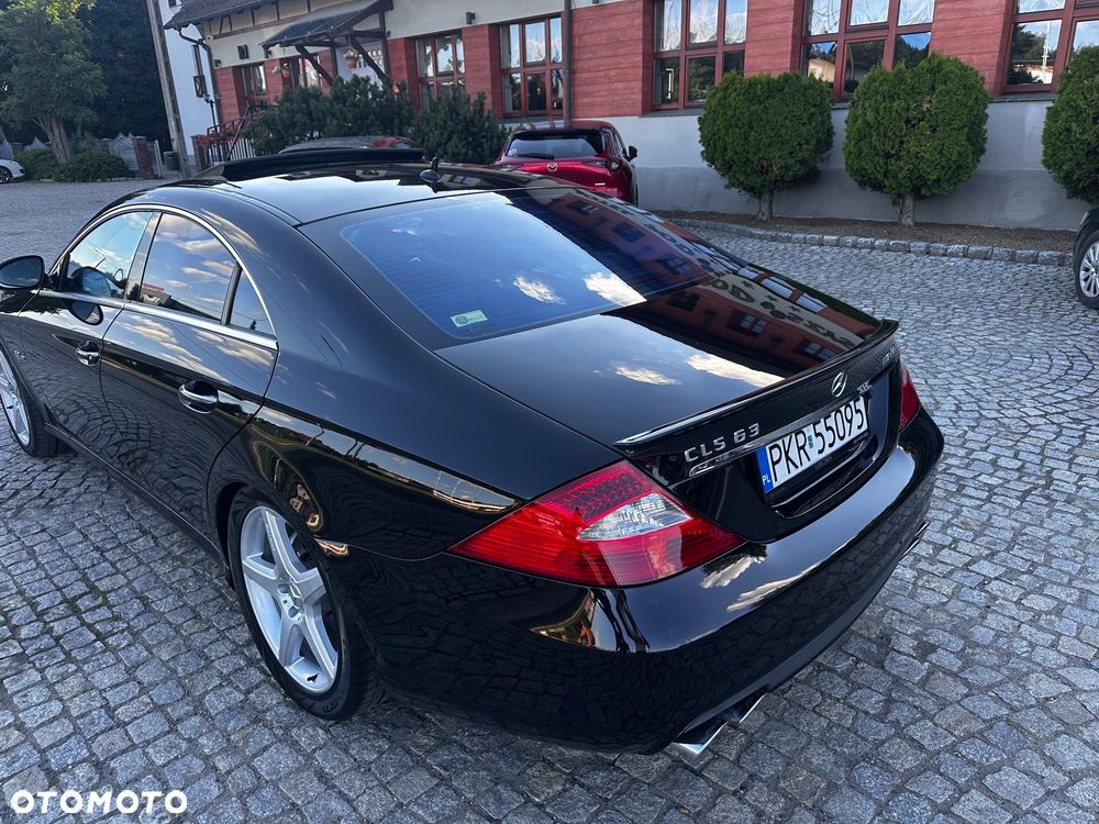 Mercedes-Benz CLS - 32