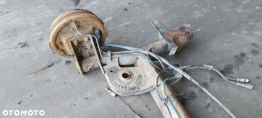 BELKA OŚ ZAWIESZENIA TYŁ BĘBNY Z ABS RENAULT CLIO II - 3