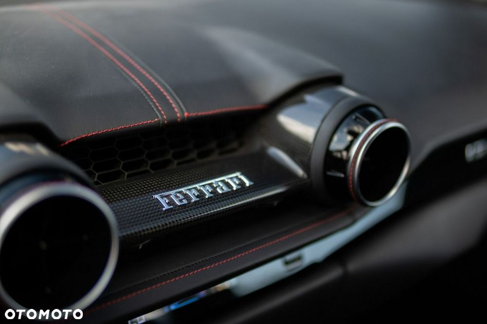 Ferrari 812 Superfast - 30