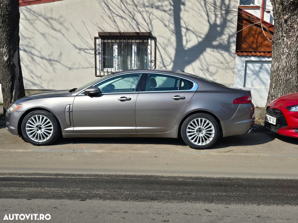 Jaguar XF 3.0 V6 Premium Luxury - 4