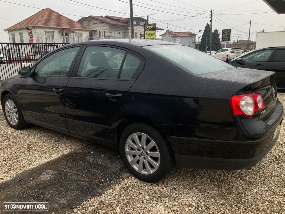 VW Passat 2.0 TDI Trendline Pack - 4