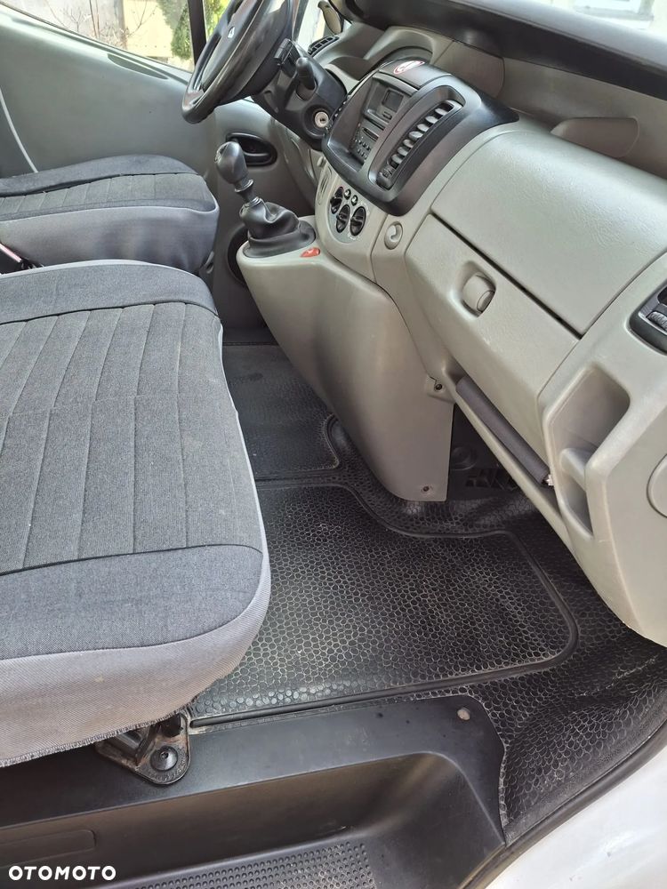 Renault Trafic - 10