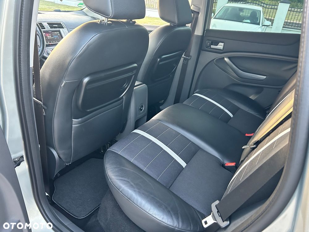 Ford Kuga 2.0 TDCi 4x4 Titanium - 26