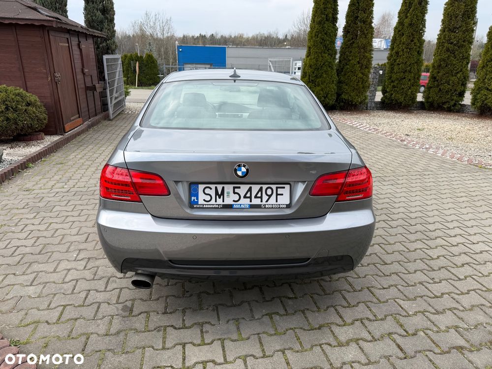 BMW Seria 3 320d Efficient Dynamics Sport Line - 6